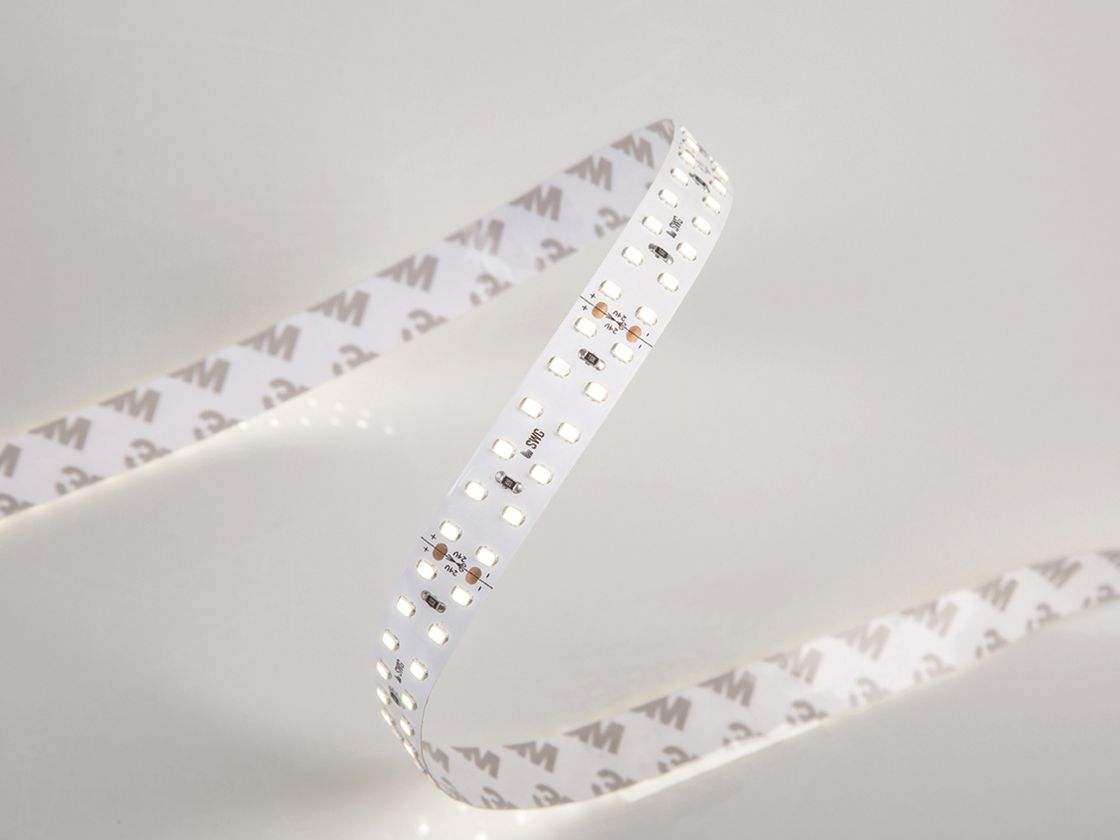 Светодиодная лента SMD2835 на белой основе
