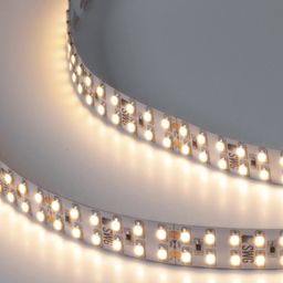 Лента SMD3528 в работе, теплое белое свечение