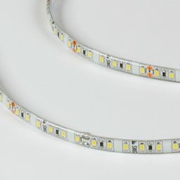 Светодиодная лента SMD2835, крупный план сегментов