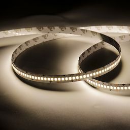 Лента SMD2835 нейтральный белый свет, включенное свечение