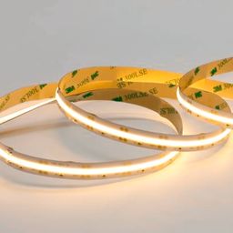 COB светодиодная лента тёплый белый, включённая, крупный план