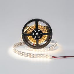 Катушка светодиодной ленты SMD5050 теплый белый, включена